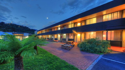 Queenstown Motor Lodge - Kempsey Accommodation 1