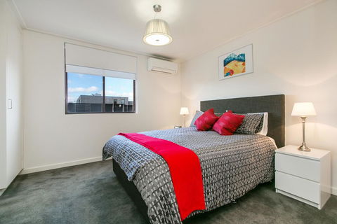 Quiet Comfort In South Yarra - Kempsey Accommodation 2