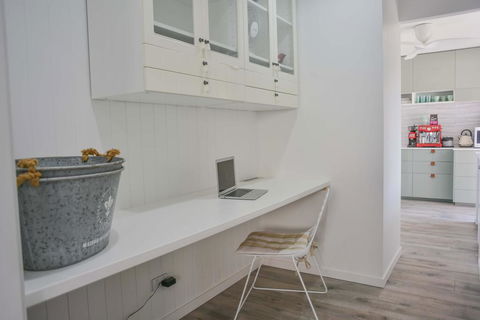 Quiet Pet Friendly Home 3 Houses To Beach Entry With Private Pool Walk To Shops - Kempsey Accommodation 3