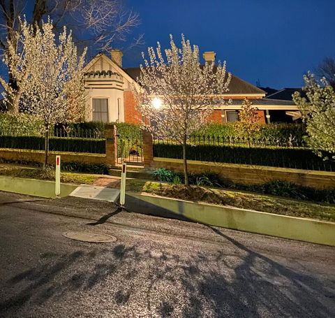 QUILTY HOUSE (Formerly Beethovens) - Kempsey Accommodation 0