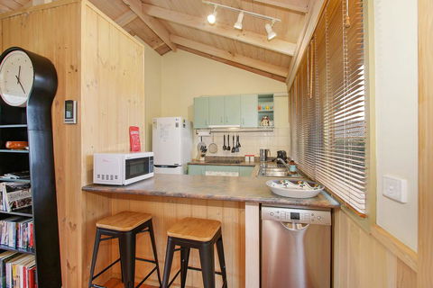 R & R In Bright - Short Walk To Town - Kempsey Accommodation 3