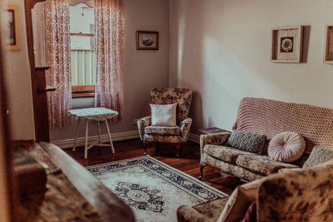 Railway Cottage - Kempsey Accommodation 2