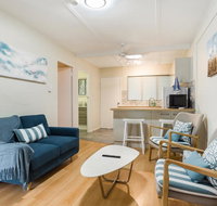 Rare Modern Unit with Private Fenced garden Close to The Beach PC4 - Kempsey Accommodation