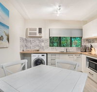 Rare Modern Unit with Private Fenced garden Close to The Beach PC5 - Kempsey Accommodation