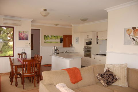 Ravensbourne Escape- Quingilli - Kempsey Accommodation 2