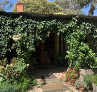Red Hill Cottage - Kempsey Accommodation