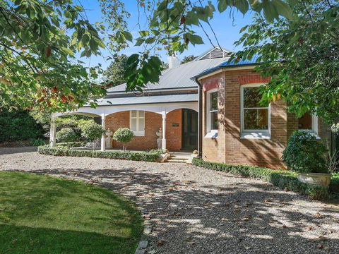 Redcourt - Est 1904: Southern Highlands Elegance - Kempsey Accommodation 0
