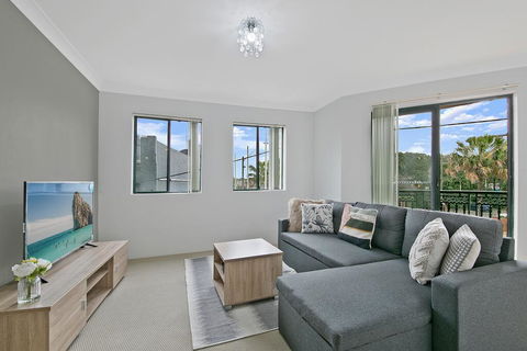 REDFERN 3 BEDROOM APARTMENT FREE PARKING WALK TO CENTRAL STATION NRE187 - Kempsey Accommodation 0