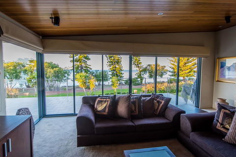 Regency Beach Club - Kempsey Accommodation 3