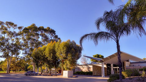 Renmark Country Club - Kempsey Accommodation 1