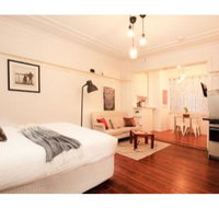 Renovated Art Deco Studio Minutes From The City - Kempsey Accommodation