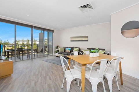 RESORT & SPA 2306/07 OCEAN GLIMPSES - Kempsey Accommodation 1