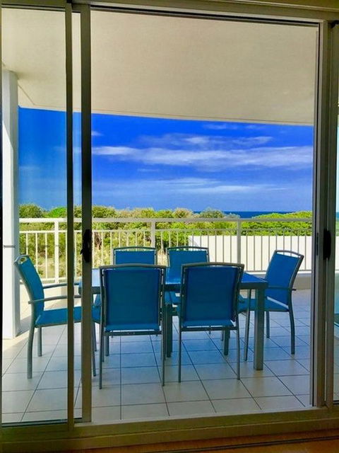 RESORT OCEAN FRONT SUITE 2222 - Kempsey Accommodation 3