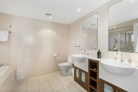 RESORT OCEAN FRONT SUITE 2222 - Kempsey Accommodation 1