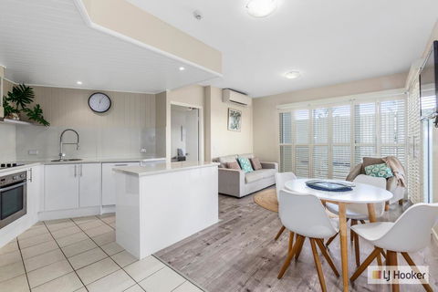 RESORT ON THE BEACH 1219/20 - Kempsey Accommodation 2