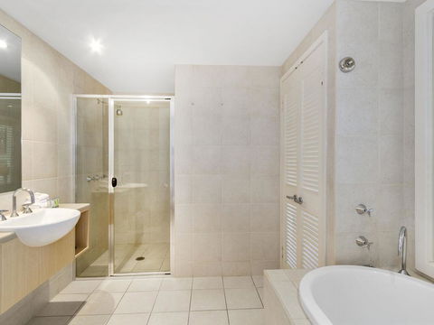 RESORT ON THE BEACH 6310 - TOP FLOOR - Kempsey Accommodation 2