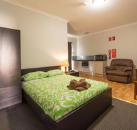 Rhodeside Lodge - Kempsey Accommodation