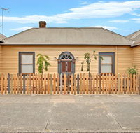 Robinson Cottage - Kempsey Accommodation