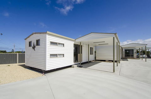 Rocks Retreat Cabin - Seal - Kempsey Accommodation 0
