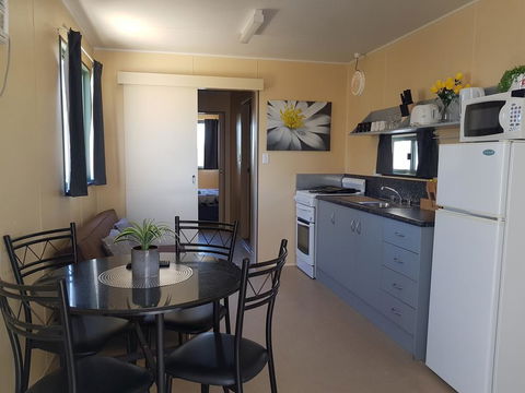 Rocks Retreat Cabin 3 - Lobster - Kempsey Accommodation 0