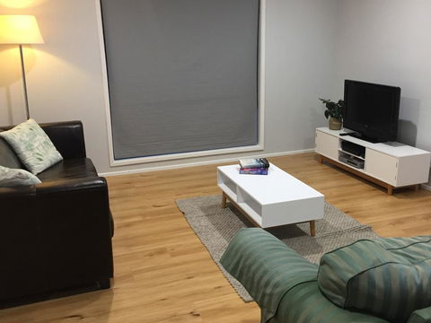 Rosebud Holiday Retreat - 700m To The Beach - Kempsey Accommodation 0