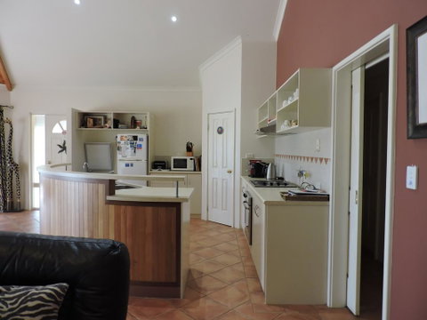Rural Hideaway - Yallingup - Kempsey Accommodation 2