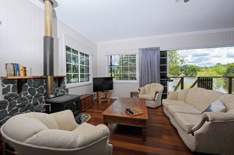Samford Lakes - Kempsey Accommodation 0