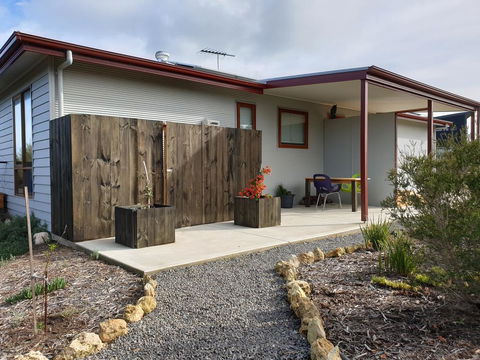 Samphire: Coorong Accommodation - Kempsey Accommodation 2