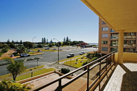 Sandbar, Unit 203, 1-3 Head Street - Kempsey Accommodation 0