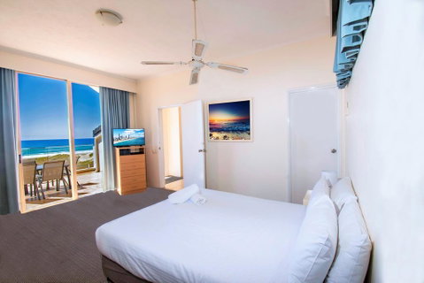 Sandcastles On Currumbin Beach - Kempsey Accommodation 2