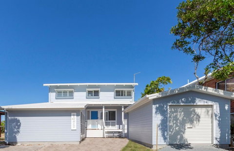 Sandpiper Beach Front House - Kempsey Accommodation 0
