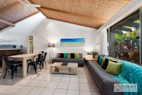 Sapphire Owl - Kempsey Accommodation 0