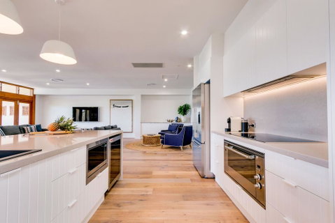 Sapphire Seas Beach House - Kempsey Accommodation 3