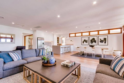 Sapphire Seas Beach House - Kempsey Accommodation 1