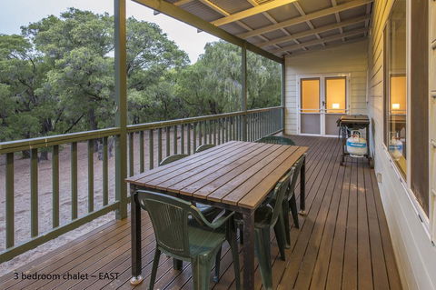Sea Breeze Chalets Yallingup - Kempsey Accommodation 3