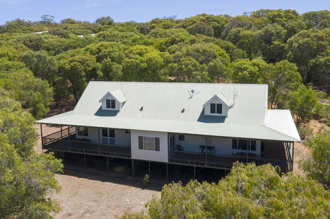 Sea Breeze Chalets Yallingup - Kempsey Accommodation 0