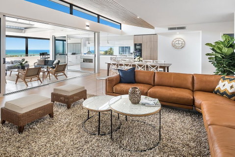 Sea La Vie #2 Luxury Apartment In Coffs Harbour Jetty With Pool, Views And Walking Distance To The Beach! - Kempsey Accommodation 3