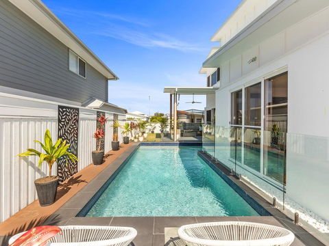 SEA SHELLS ON SEASIDE - Kempsey Accommodation 0