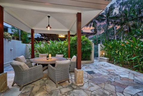 Sea Temple Palm Cove Courtyard Villa 120 - Kempsey Accommodation 1
