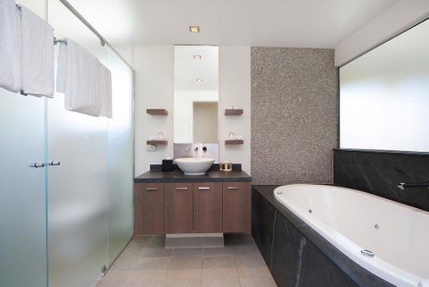 Sea Temple Palm Cove Luxury Studio 212 - Kempsey Accommodation 3