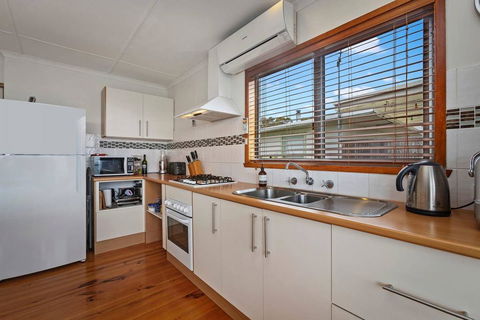 SEA URCHIN - Beautiful Skenes Creek Home - Kempsey Accommodation 3