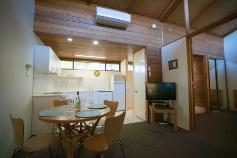 Sea Urchin Apartment - Kempsey Accommodation 3