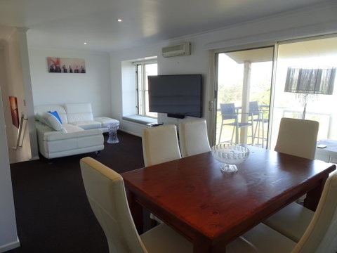 Sea Views At Aqualuna - Kempsey Accommodation 3