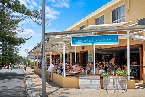 Seabreeze Beach Hotel - Kempsey Accommodation 0