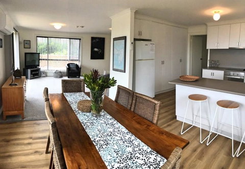 SEAHOUSE - Kempsey Accommodation 0