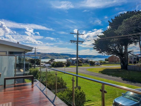 SEAL HAVEN - Centrally Located, Modern Home - Kempsey Accommodation 3