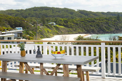 Seal Rocks Beach House ....Sugarloaf - Kempsey Accommodation 2