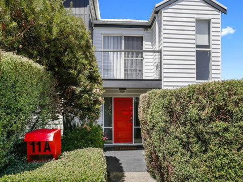 SEAVIEW - Ocean Views From A Modern Townhouse - Kempsey Accommodation 3