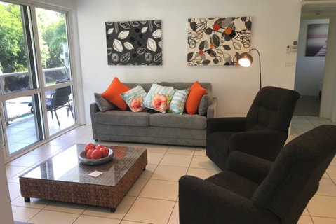Secluded Tropical Apartment - Kempsey Accommodation 3