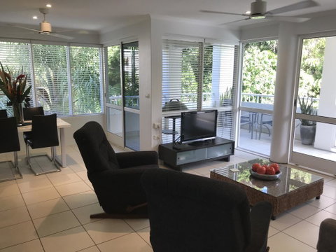 Secluded Tropical Apartment - Kempsey Accommodation 2